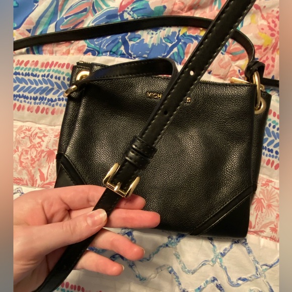 Michael Kors Nicole Triple Compartment pebble Leather Cross Body Handbag - Picture 5 of 15